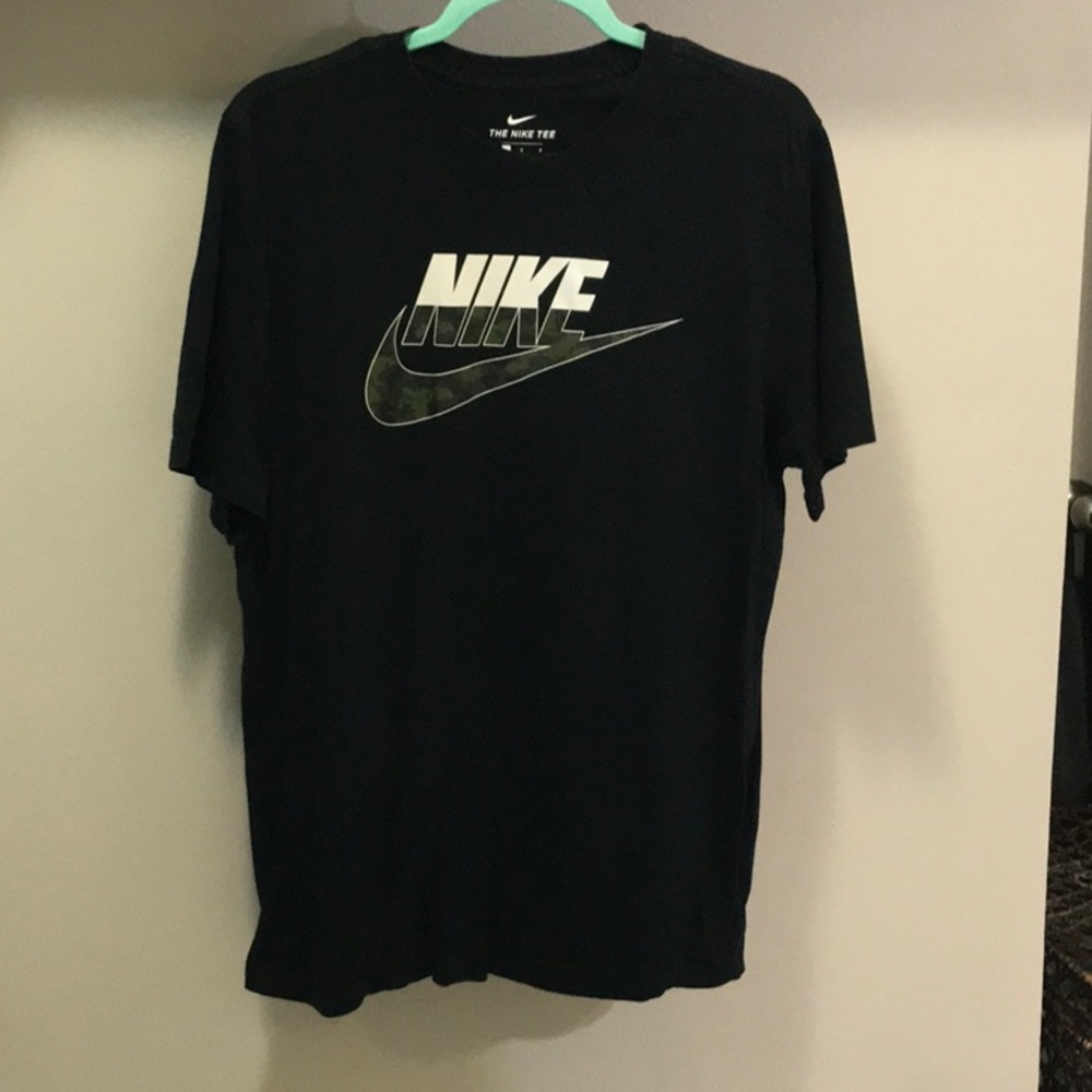 Nike Camo Swoosh Black Tee L